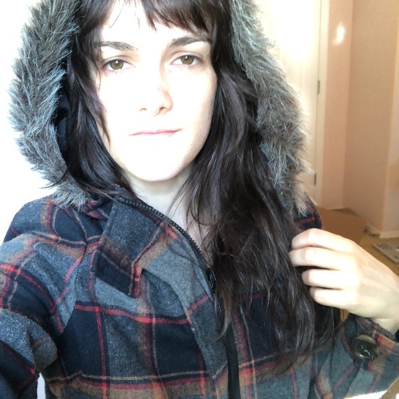 Fur hood, plaid jacket - Picture 2 of 3